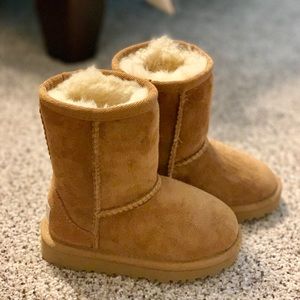 ***KID’S Classic UGGS***